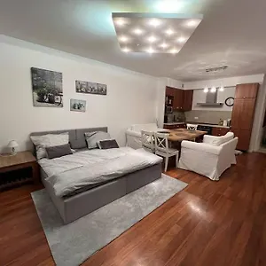 Apartament Beautiful Ground Floor In, Warszawa