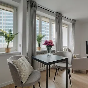 Apartament Urban Oasis Private With Palace Of Culture View, Warszawa